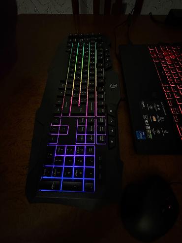 ses yaz: RGB işıqlı oyun klaviaturası - Tam ölçülü layout: ayrı rəqəmsal blok — 2