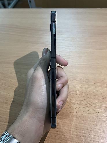 16 mini: Samsung Galaxy Z Flip 5, 256 GB, rəng - Qara — 4