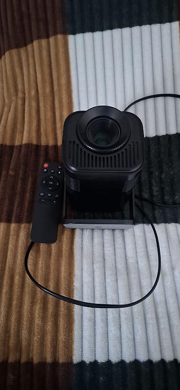 tv tyuner krosna: Mini LED projektor – kompakt və çoxfunksiyalı — 2