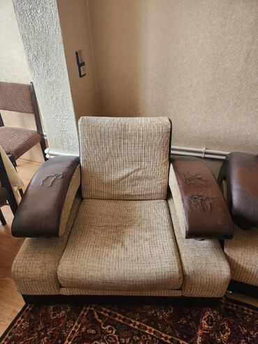 диван кресло: 2 kreslo ve 1 divan, Daşima alıci tərəfdən olacaq (ünvan şamaxinka