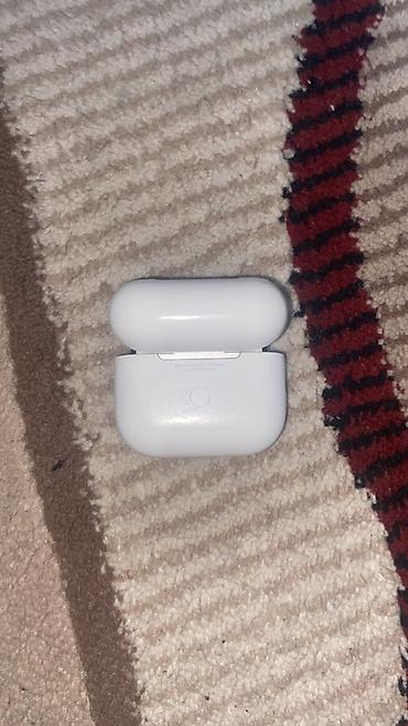 jack e4: AirPods 3 б/у оригинал - Форм-фактор: вкладыши с укороченной ножкой - — 3