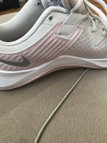 женские кроссовки nike court в Азербайджан | Кроссовки и спортивная обувь: Продаю кроссовки Nike 37 размер,новые куплены за 156 манат,прод за
