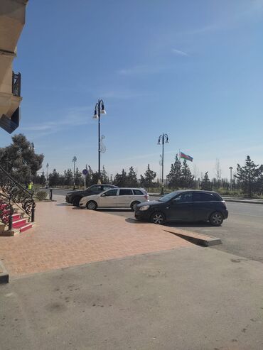 Uzunmüddətli kirayə mənzillər: Xetai çoxmərtəbəli binada geniş və işıqlı mənzil. Xüsusiyyətlər: - — 11