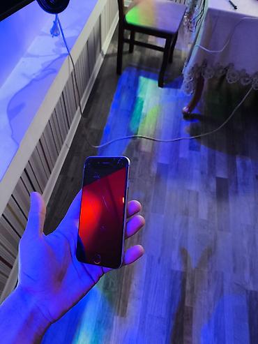 Apple iPhone: IPhone 6s, 16 GB, Gümüşü, Qırıq — 7