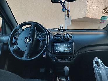 Chevrolet: Chevrolet Aveo sedan – narıncı rəng — 1