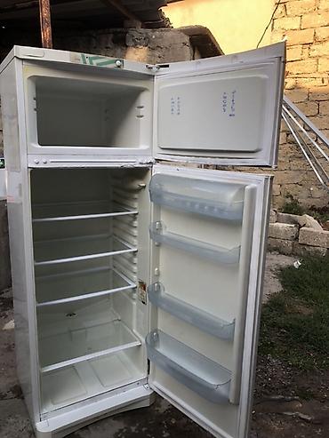 Mətbəx texnikası: İşlənmiş 2 qapılı Indesit Soyuducu Satılır, rəng - Ağ — 2