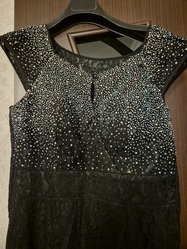 Ziyafət donları: Zərif qara axşam/gecə libası - Model: uzun, A-kəsimli, qollu (qısa — 2