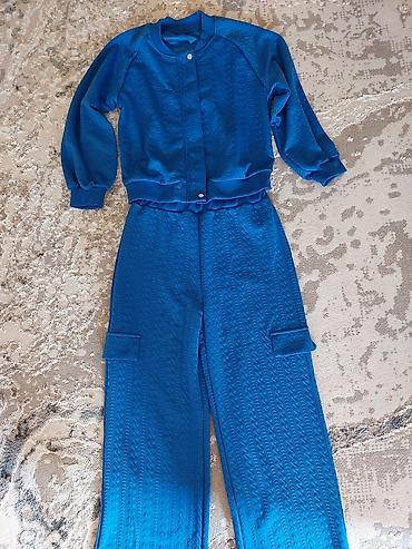 oversize jaket: Parlaq mavi rəngdə iki hissəli dəst: - Üst: bomber tipli jaket, ribli — 1