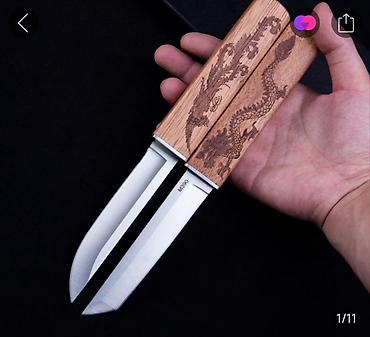 Пара ножей с фиксированным клинком и деревянными рукоятями с лазерной