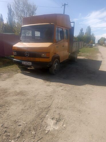 подушки для сидений: Грузовик, Mercedes-Benz, Дубль, 7 т, Б/у