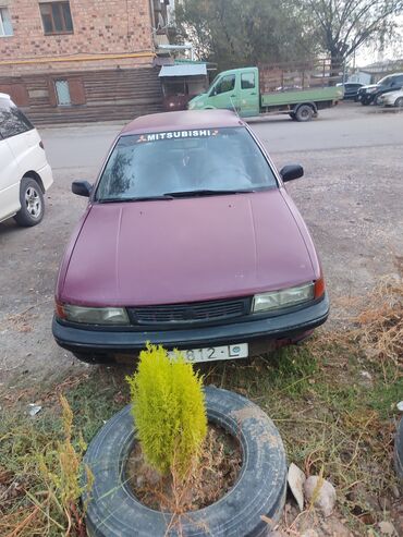 Mitsubishi: Mitsubishi Lancer: 1991 г., 1.5 л, Механика, Бензин, Седан