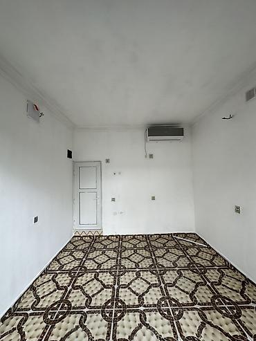 avto karavan: Paket kupçalıdır,Mərkəzi yolda,avtobus dayanacağının önündə — 4