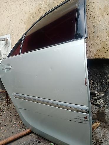 Кузовные детали: Дверь Задняя правая Toyota, Б/у — 2