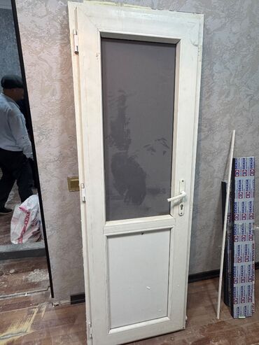qapi qollari satilir: Plastik qapi əla vəziyətdə Hazir 55 azn