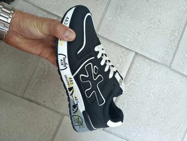 Women's Sneakers and athletic shoes: 45 — 12
