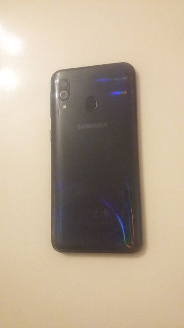 Samsung: Samsung Galaxy A40, 64 GB, rəng - Qara, Barmaq izi