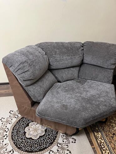 кресло качалки: Продаю офисный диван- кресло Б/У в хорошем состоянии цена 3300