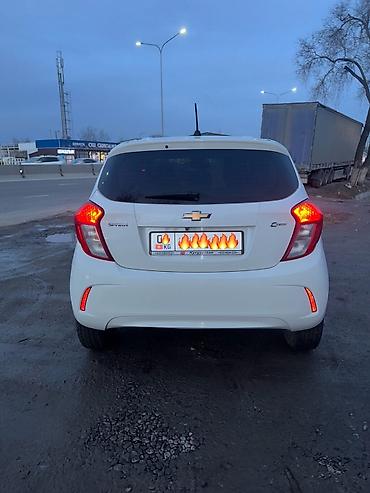 Chevrolet: Chevrolet Spark: 2017 г., 1 л, Вариатор, Бензин, Хэтчбэк — 13