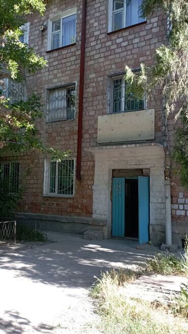 nissan теплый стан в Кыргызстан | NISSAN: 58 м², 3 этаж, 1970-1989 г., С мебелью, Кондиционер, Не сдавалась квартирантам