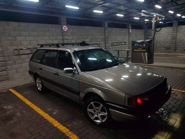 Volkswagen: Volkswagen Passat: 1989 г., 1.6 л, Механика, Бензин, Универсал