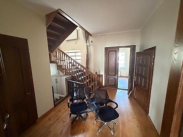 Долгосрочная аренда домов: 300 м², 9 комнат — 15