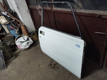 Auto delovi: Vrata prednja desna lada 2107 riva, lada karavan,2105. Vrata su — 4