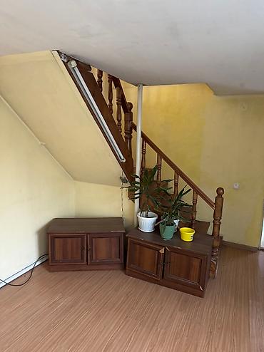 Продажа коттеджей и домов: Г.Ош продается дом, два этажа, 6 комнат, кухня. Во дворе имеется — 5