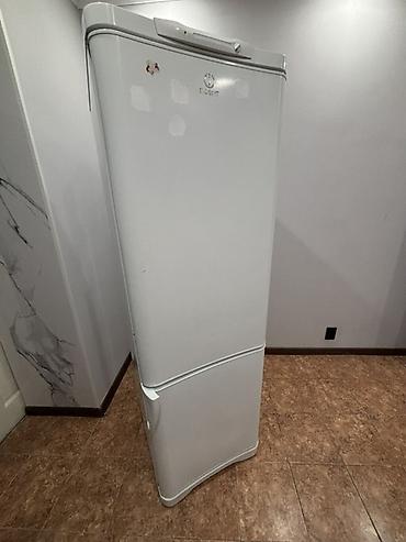 Холодильник Indesit с нижней морозильной камерой - Двухкамерный