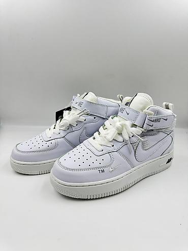 Кроссовки и спортивная обувь: Продаю оптом, качественная женская обувь. Разных моделей и размеров — 24