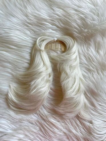 Perike i klipse: Novi model punđe sa češljićem
Cena:1300din na lalafo.rs — 10 Perike i klipse: Novi model punđe sa češljićem
Cena:1300din — 10