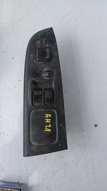 type r: Сenter console Honda 2000 г., Б/у, Оригинал — 1