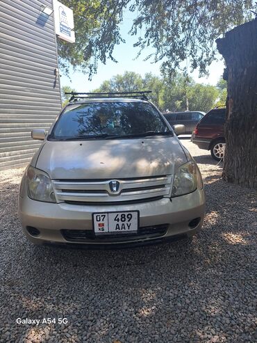 Toyota: Toyota ist: 2003 г., 1.3 л, Автомат, Бензин, Хетчбек