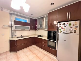 Yataq otağı dəstləri: Mətbəx mebeli satılır 480azn üstünde xaladenikden başqa her şey