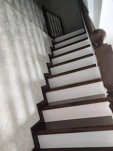 Деревянные лестницы: Деревянная лестница Для дома, Бесплатная консультация, Вид дерева: Сосна, Стиль: Хайтек — 10