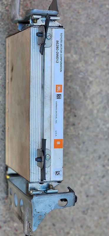 Другие автозапчасти: Продаю запчасти на Тойота аристо ' Редуктор 10000 Крышка двигателя — 5