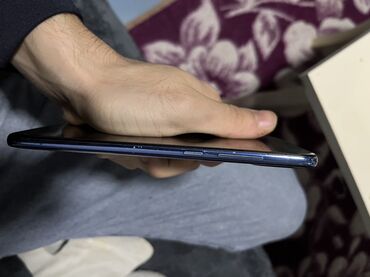 Xiaomi: Xiaomi Mi 8, 64 GB, rəng - Mavi, 
 Barmaq izi — 5