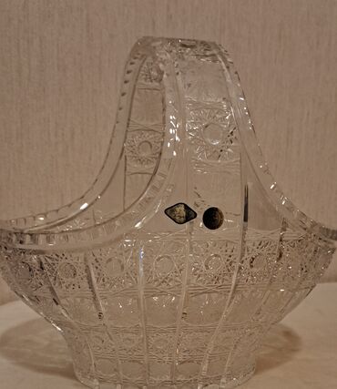 Meyvə qabları: Xrustal meyvəqabı. Chexiya istehsalı -Tom firmasi. 2007 ci ildə