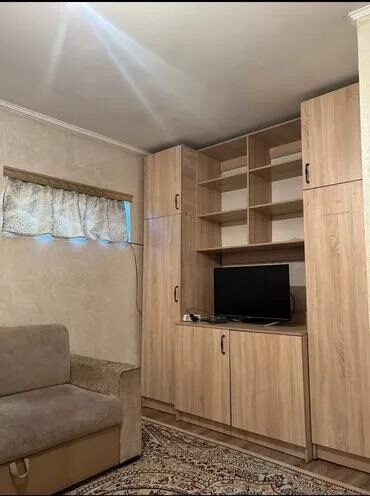 сдаю квартиру долгосрочно ош: 2 комнаты, Агентство недвижимости, Без подселения, С мебелью частично