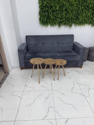 güzgü satışı: Saş kəsimi üçün masa, Güzgülü