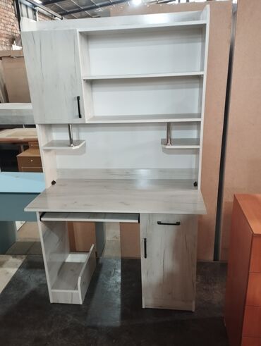 Компьютерные столы: Компьютерный стол, Новый, С полками — 4
