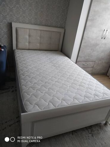 односпальная деревянная кровать: Односпальная Кровать, Б/у