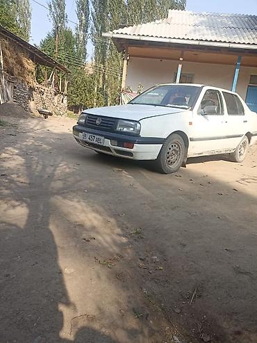 Volkswagen: Volkswagen Vento: 1994 г., 1.8 л, Кол менен иштөөчү, Бензин, Седан — 4