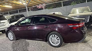 sequoia 2010: Toyota Avalon: 2013 г., 2.5 л, Автомат, Гибрид, Седан — 4