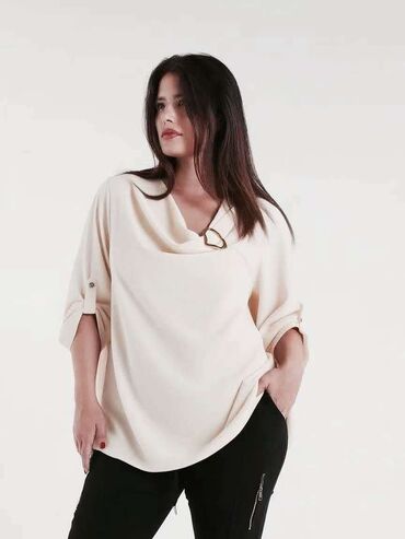 Košulje: Bluza 
2xl 3xl 
Cena2000 din 💫 — 6