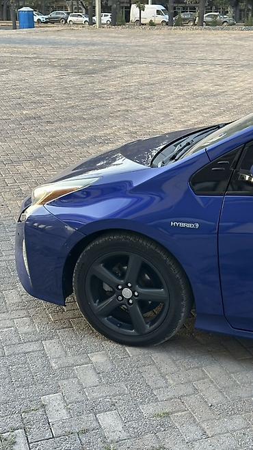 mini kuper: Toyota Prius: 2017 г., 1.8 л, Вариатор, Гибрид, Хэтчбэк — 3