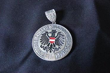 formula 1: SREBRNA MEDALJA, DRŽAVNO TAKMIČENJE U SALI ZA ŽENE, AUSTRIJA | Tri — 1