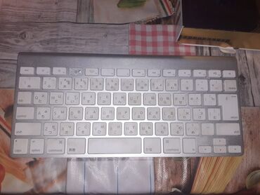 apple klaviatura: Sola cevir bax.Apple Bulutuz klaviatura orjinal mehsuldu prablemsiz