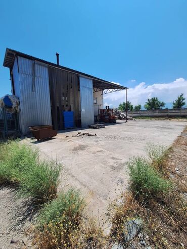 Склады и мастерские: 📦 Продаётся участок со складскими помещениями 📍 г. Кара-Балта, ул — 6
