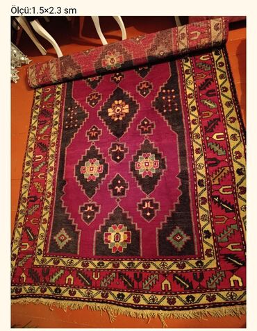 CD, DVD disklər və kassetlər: 100 ildən artıq yaşı olan qədimi İrəvan xalçası.Ölçüsü 1.5×2.3
