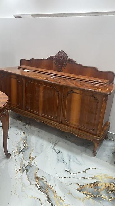 Klassik üslubda taxta bufet/komod. Zərif oyma detalları, parlaq taxta lalafo.az -da Klassik üslubda taxta bufet/komod. Zərif oyma detalları, parlaq taxta